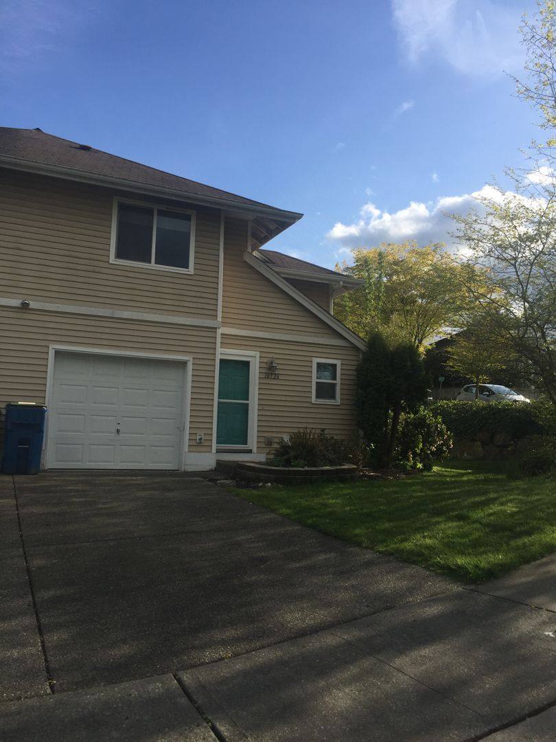 Townhouse for rent at 16526 167th St SE, Monroe, WA 98272