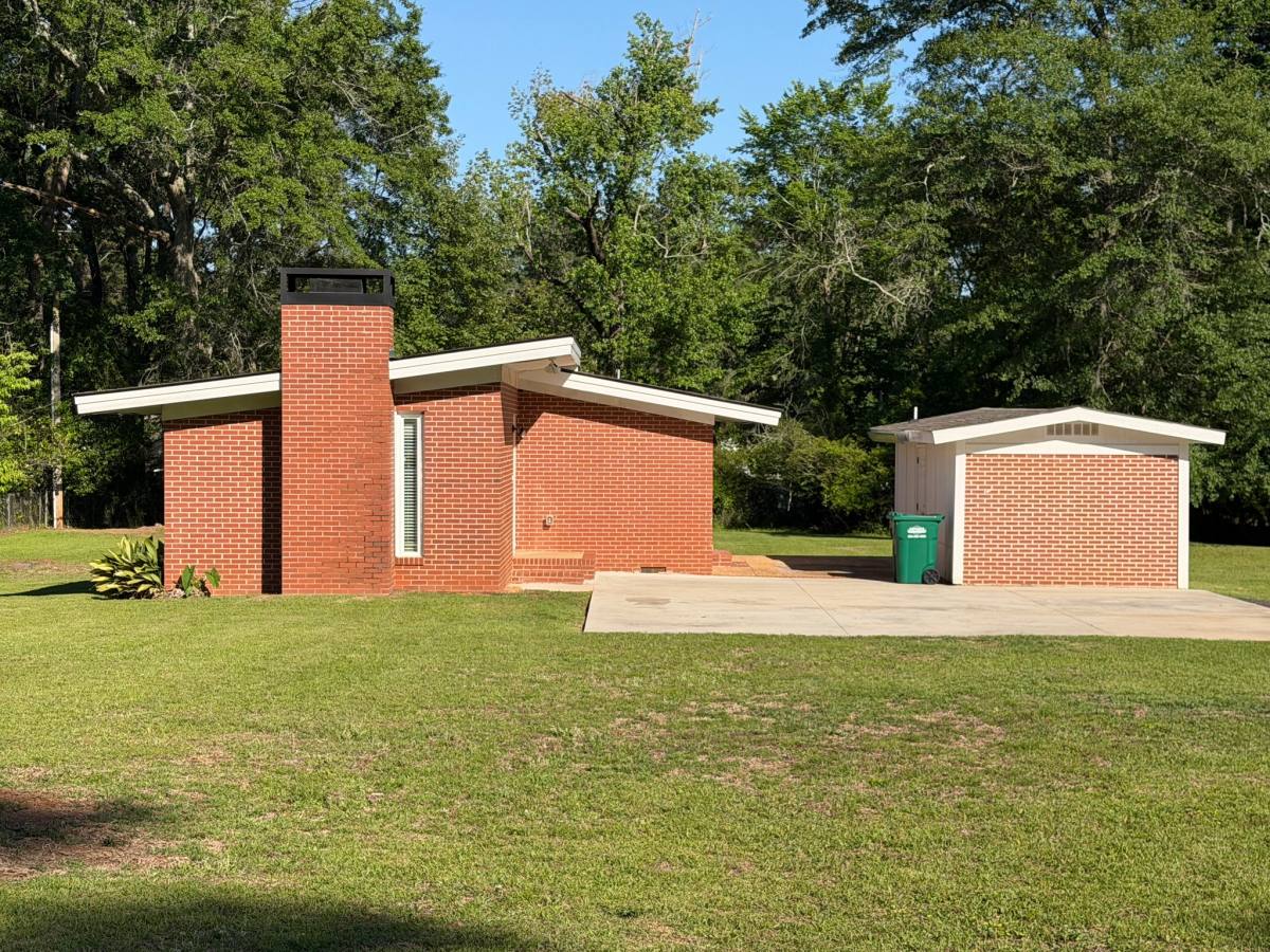 House for rent at 1016 Forrest Glen Dr, Albany, GA 31707