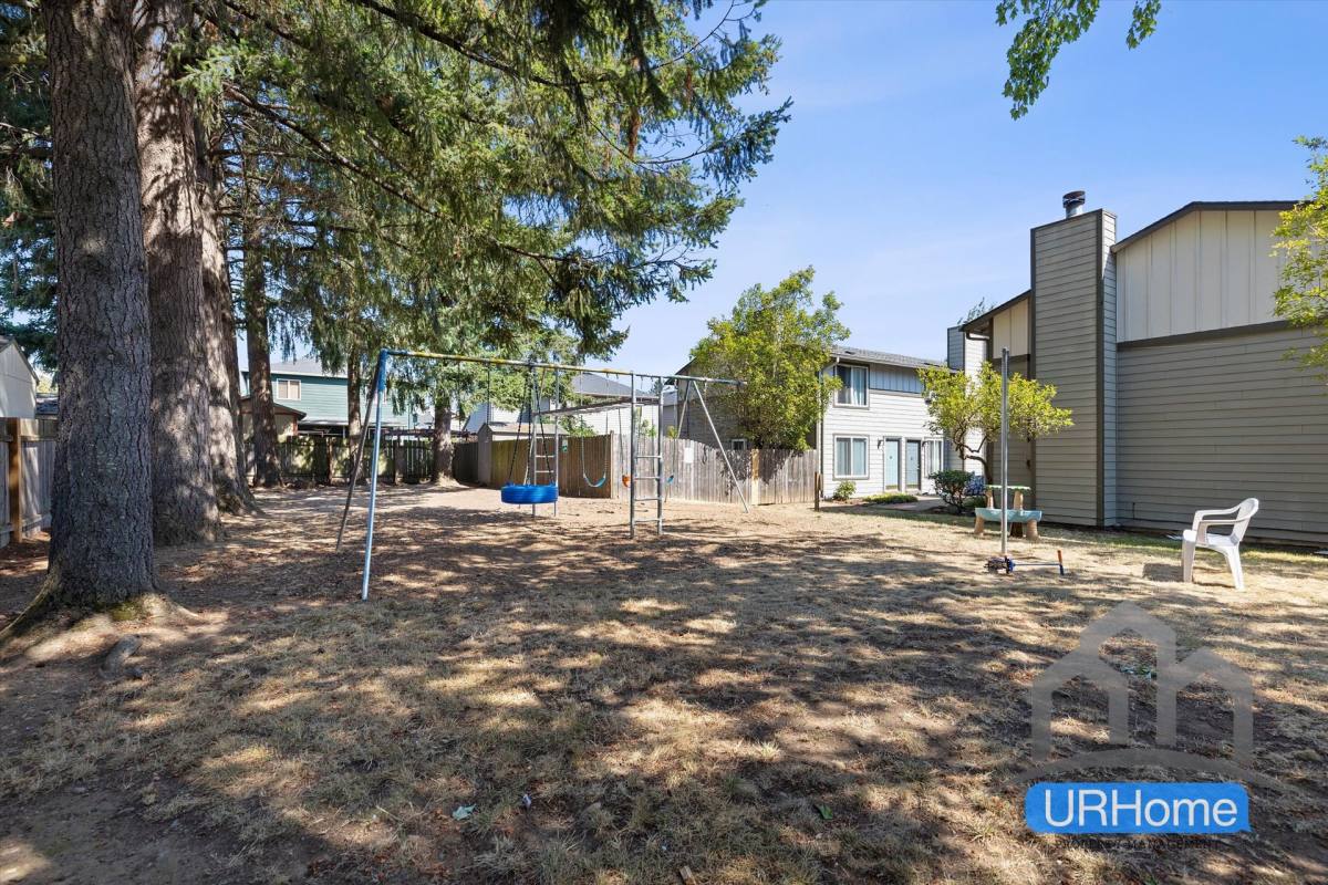 Townhouse for rent at 2333 SE 174th Ave, Portland, OR 97233