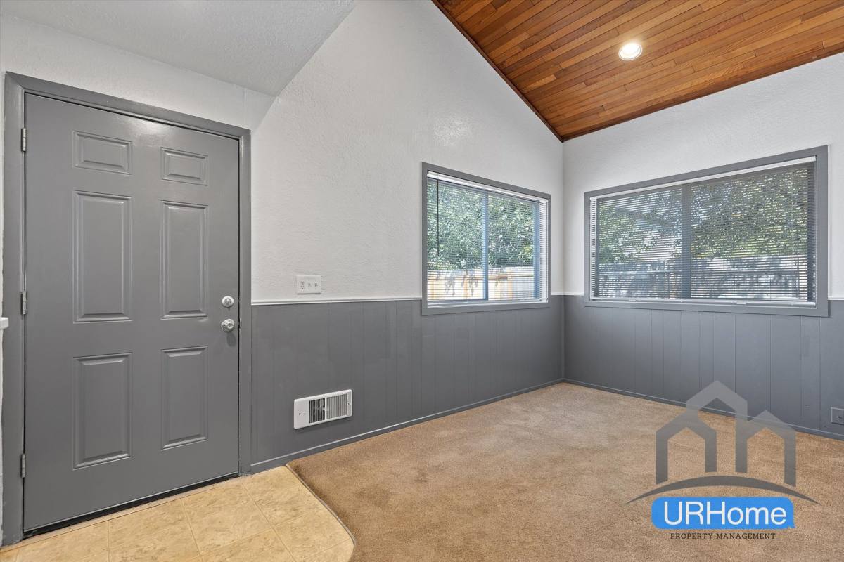 Townhouse for rent at 2333 SE 174th Ave, Portland, OR 97233