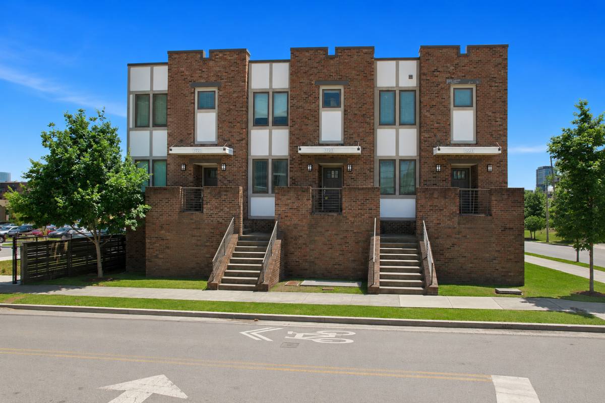 Townhouse for rent at 1723 Jo Johnston Ave, Nashville, TN 37203