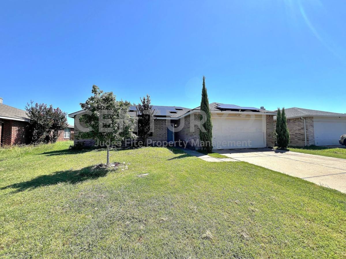 House for rent at 1412 Anna Lea Lane, Burleson, TX 76028