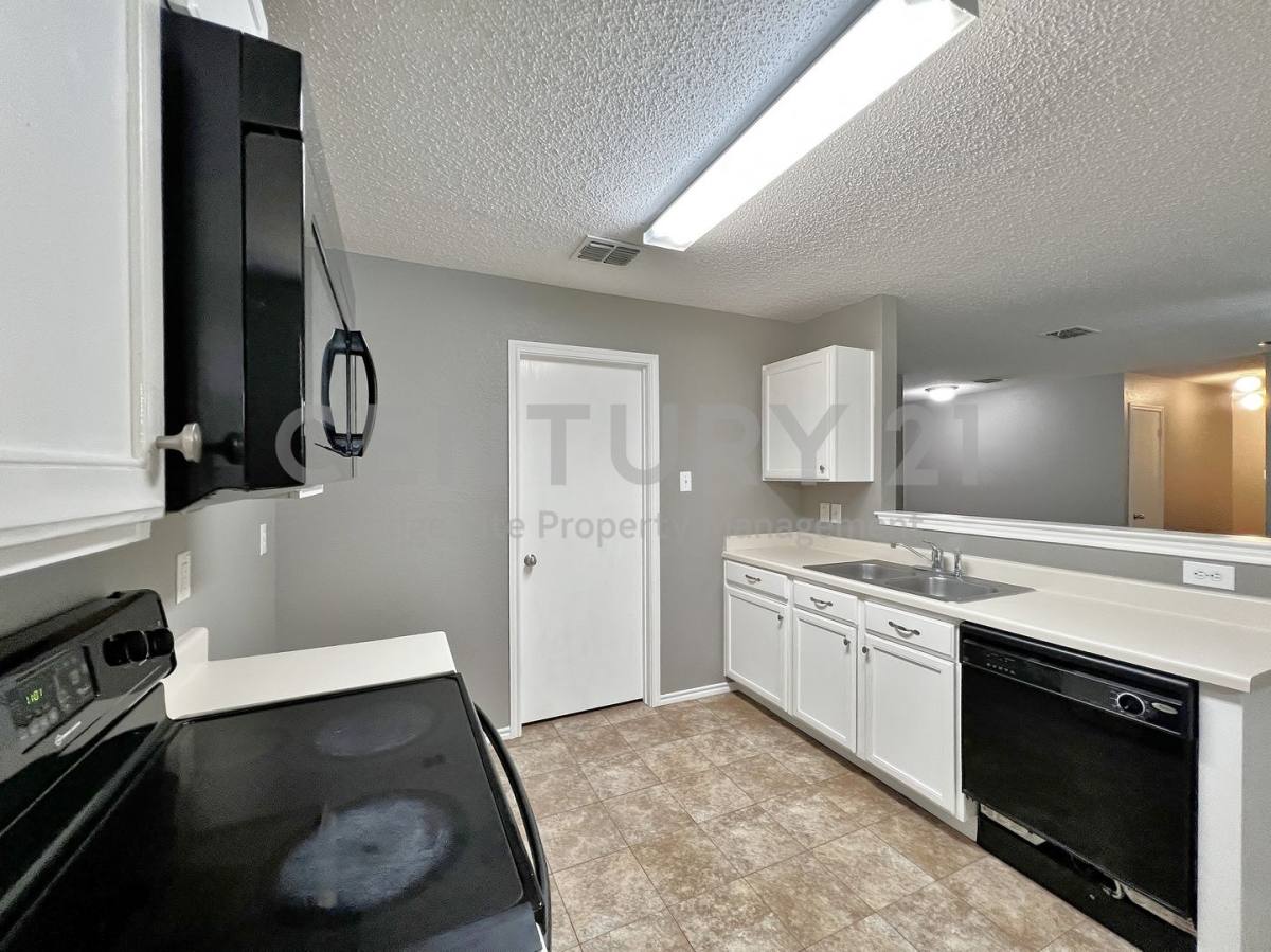 House for rent at 1412 Anna Lea Lane, Burleson, TX 76028
