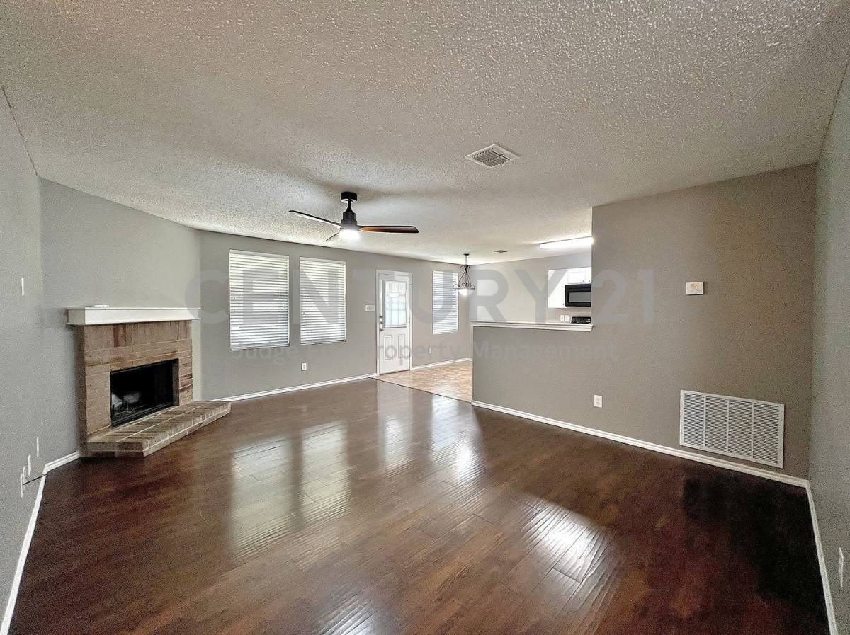 House for rent at 1412 Anna Lea Lane, Burleson, TX 76028