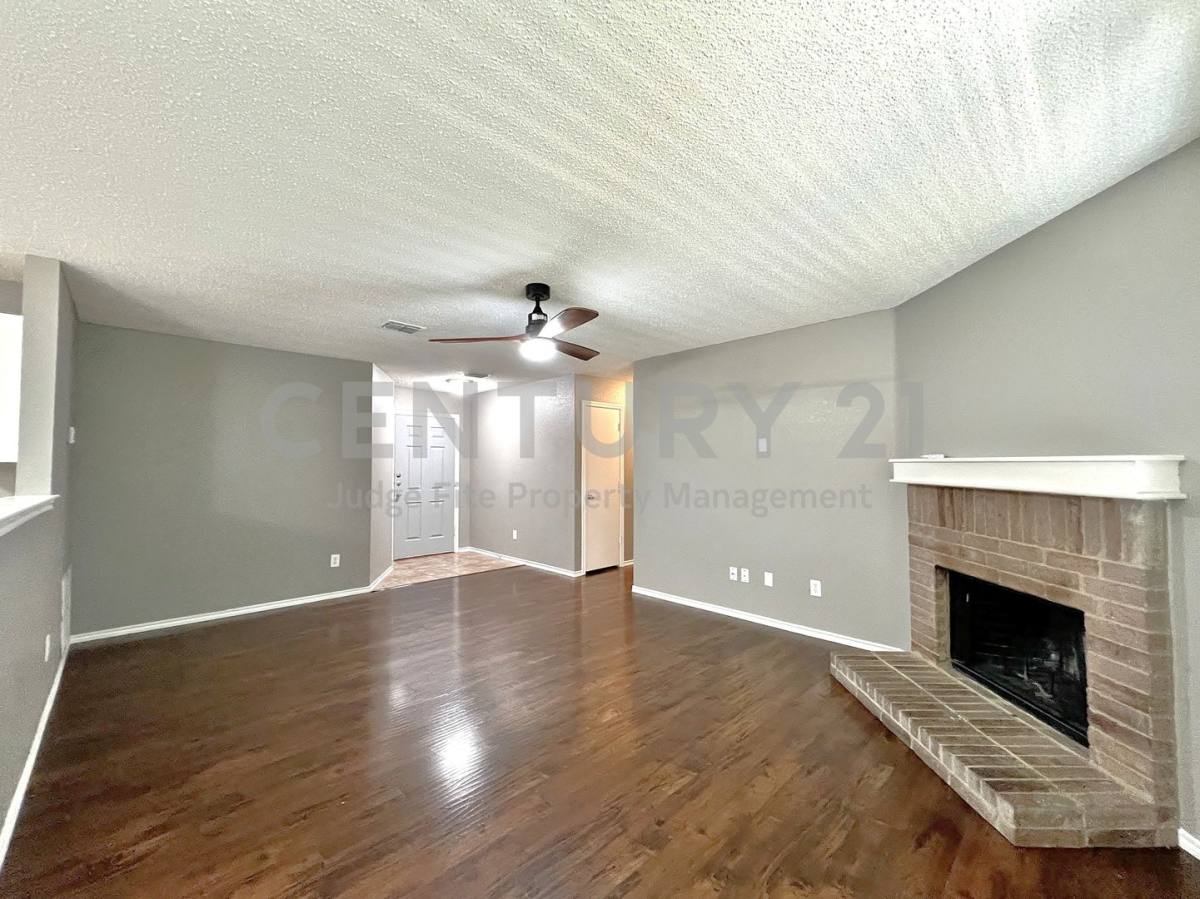 House for rent at 1412 Anna Lea Lane, Burleson, TX 76028