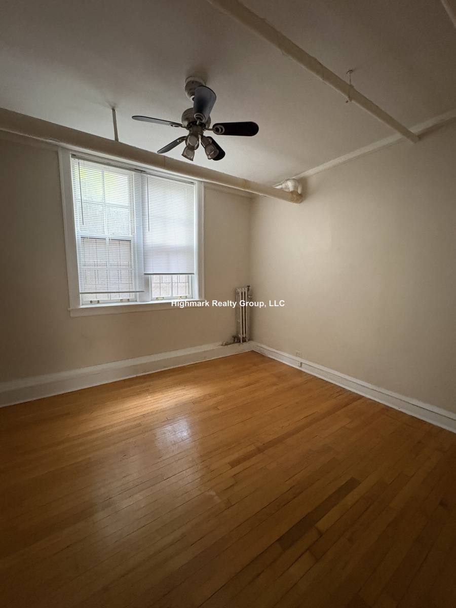 Apartment for rent at 911 Elmwood #BSMT, Evanston, IL 60202