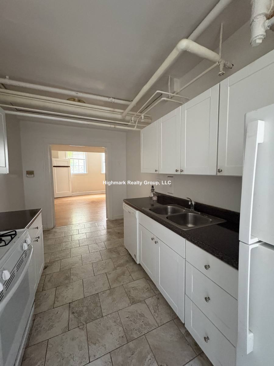 Apartment for rent at 911 Elmwood #BSMT, Evanston, IL 60202