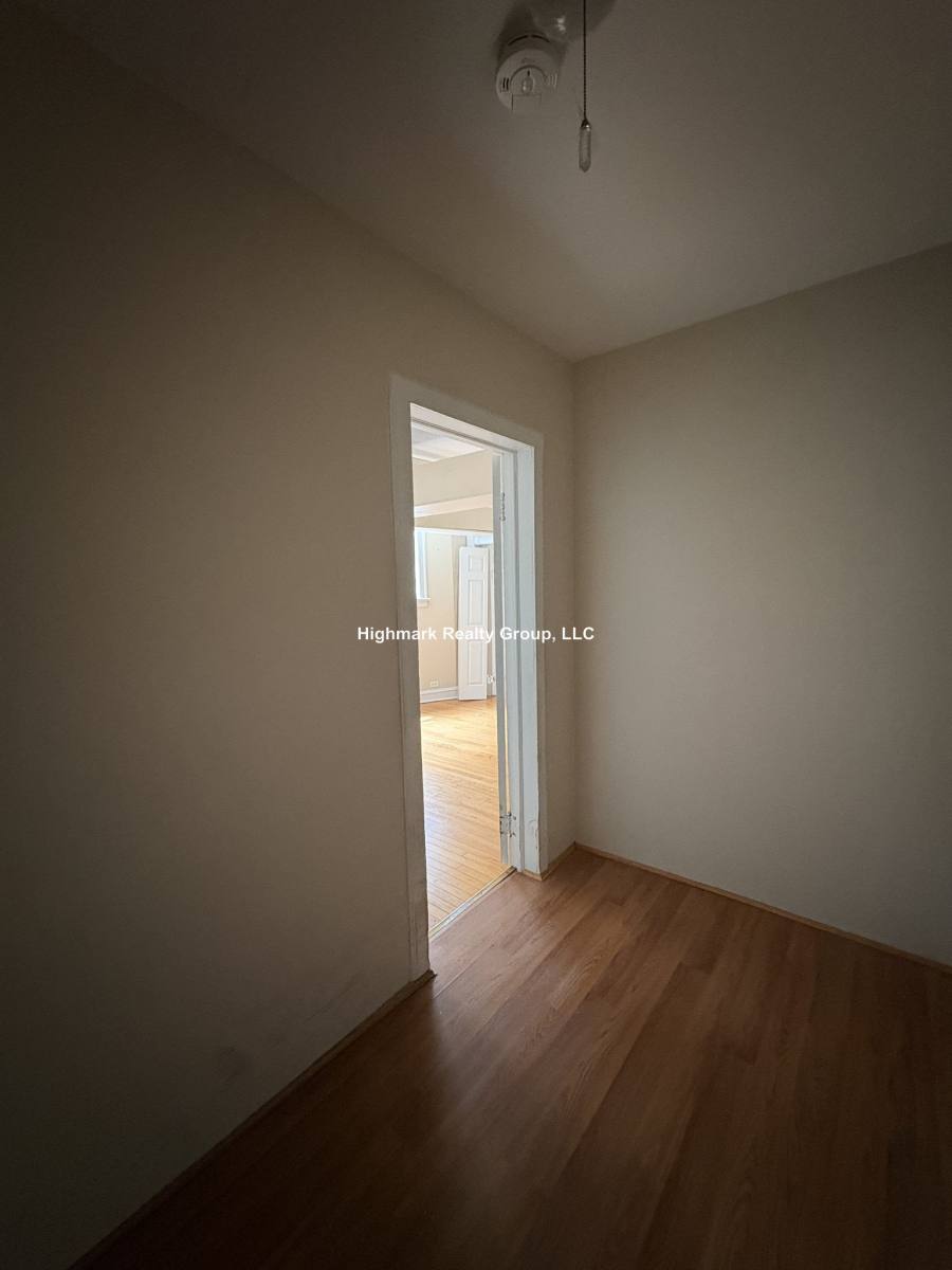 Apartment for rent at 911 Elmwood #BSMT, Evanston, IL 60202