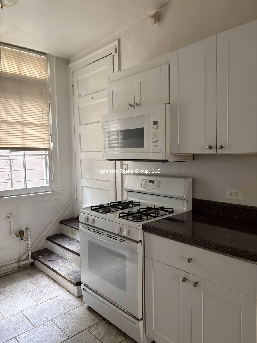 Apartment for rent at 911 Elmwood #BSMT, Evanston, IL 60202