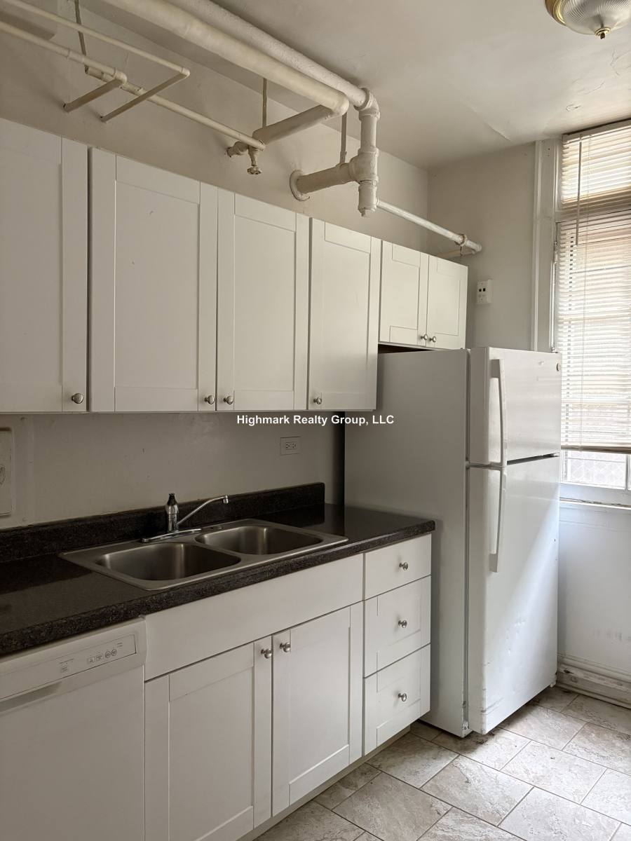 Apartment for rent at 911 Elmwood #BSMT, Evanston, IL 60202