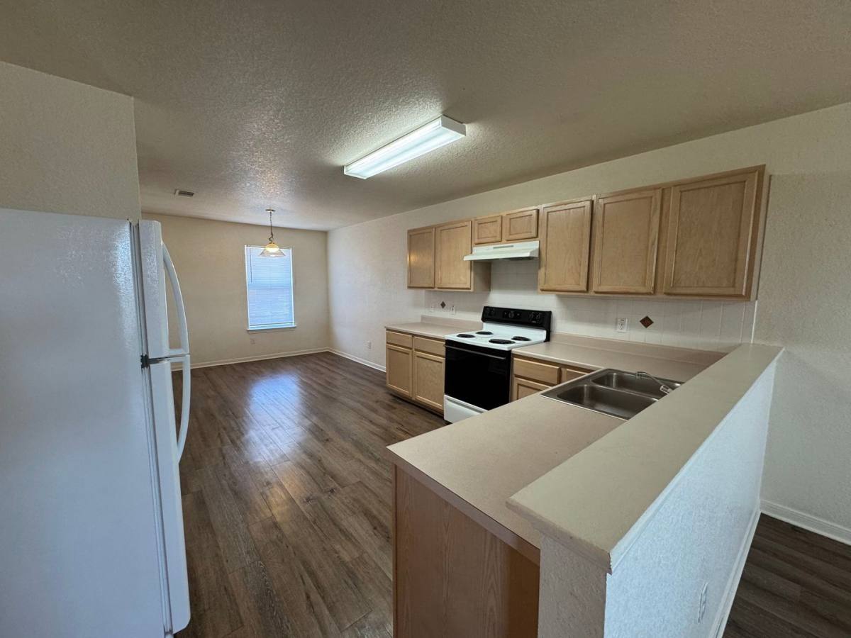 Apartment for rent at 1606 Dugger Circle, Killeen, TX 76543