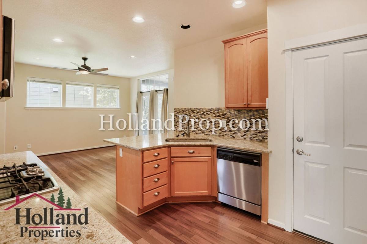 House for rent at 770 NE 72nd Ave, Hillsboro, OR 97124