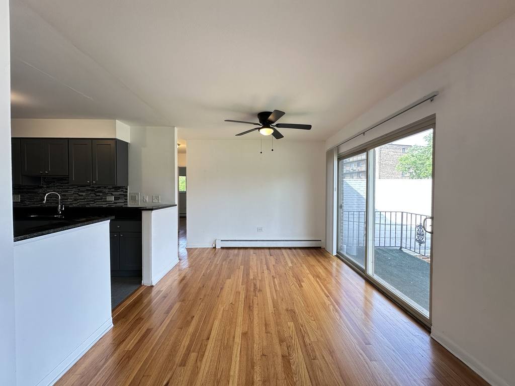 Apartment for rent at 1653 653 Oakwood #C4, Des Plaines, IL 60016