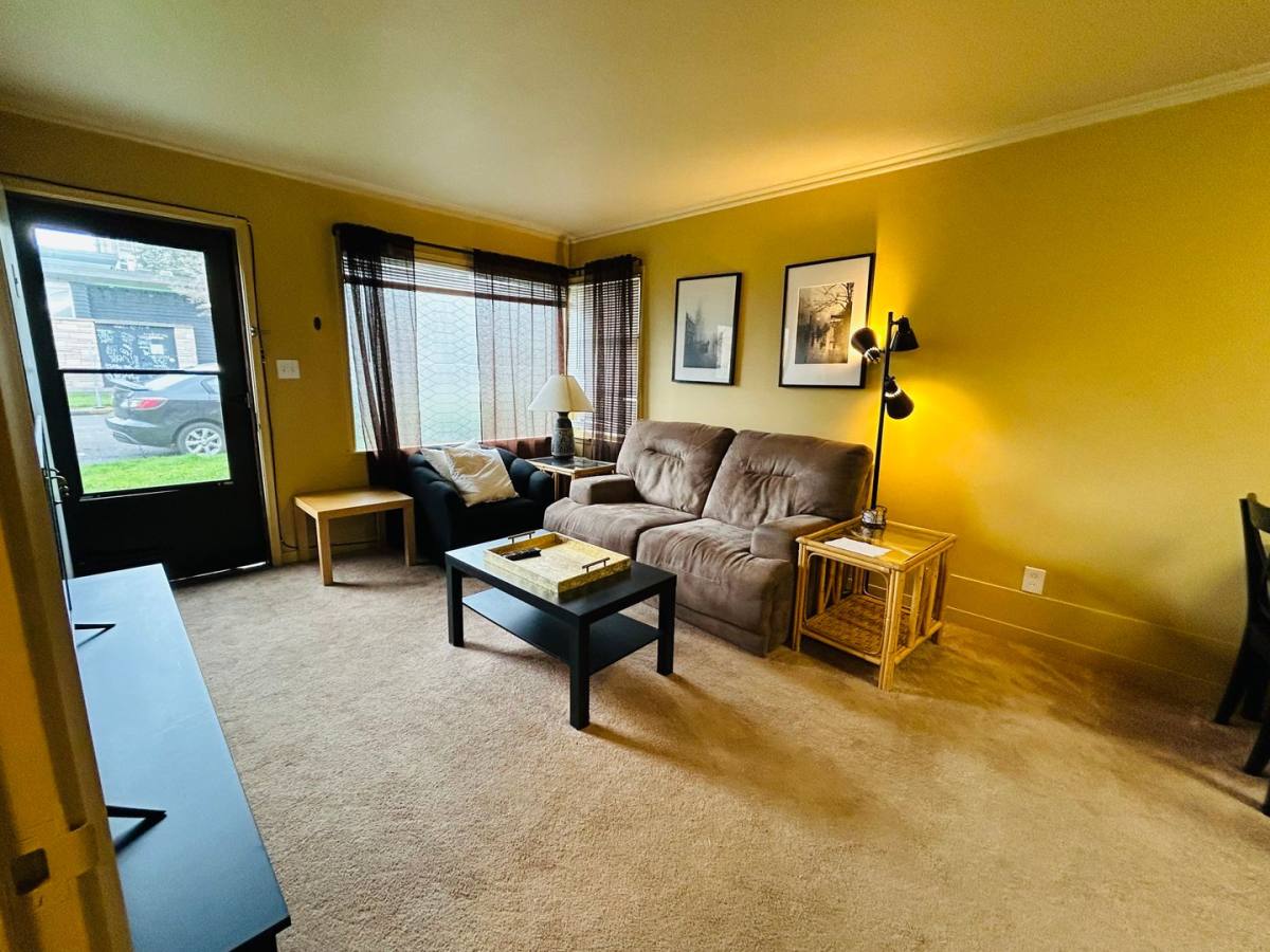 Apartment for rent at 5212 17th Ave NW, Seattle, WA 98107