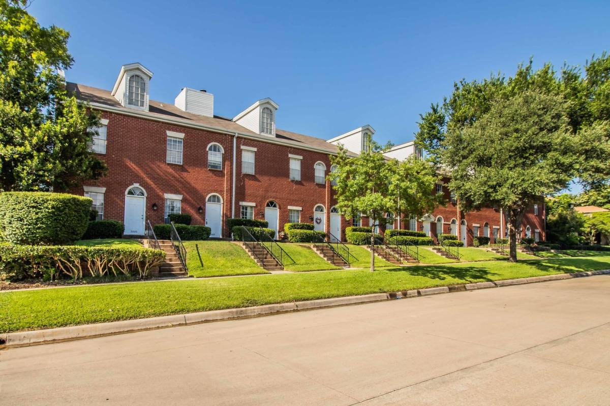 Townhouse for rent at 5007 Birchman Ave, Fort Worth, TX 76107
