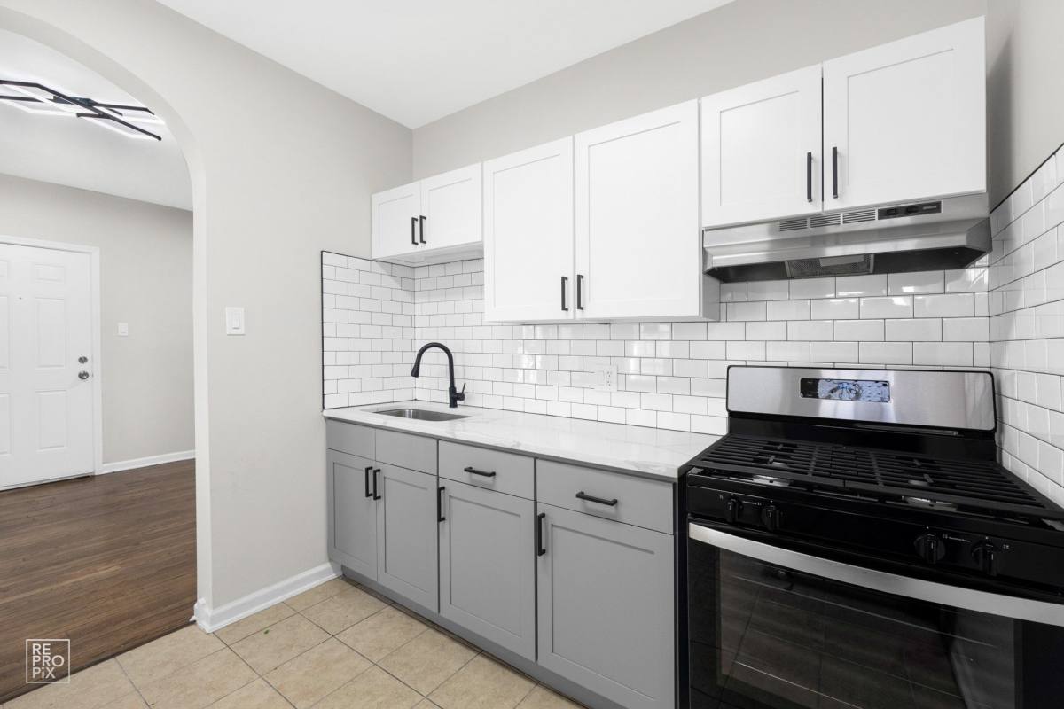 Apartment for rent at 6149 W N Ave, Oak Park, IL 60302