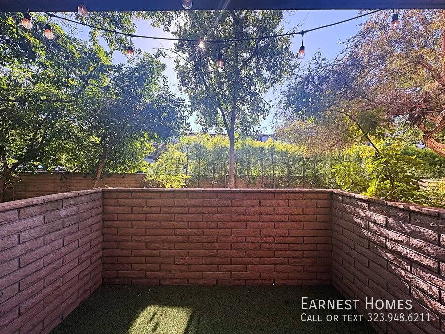 Townhouse for rent at 21930 Marylee St #97, Woodland Hills, CA 91367