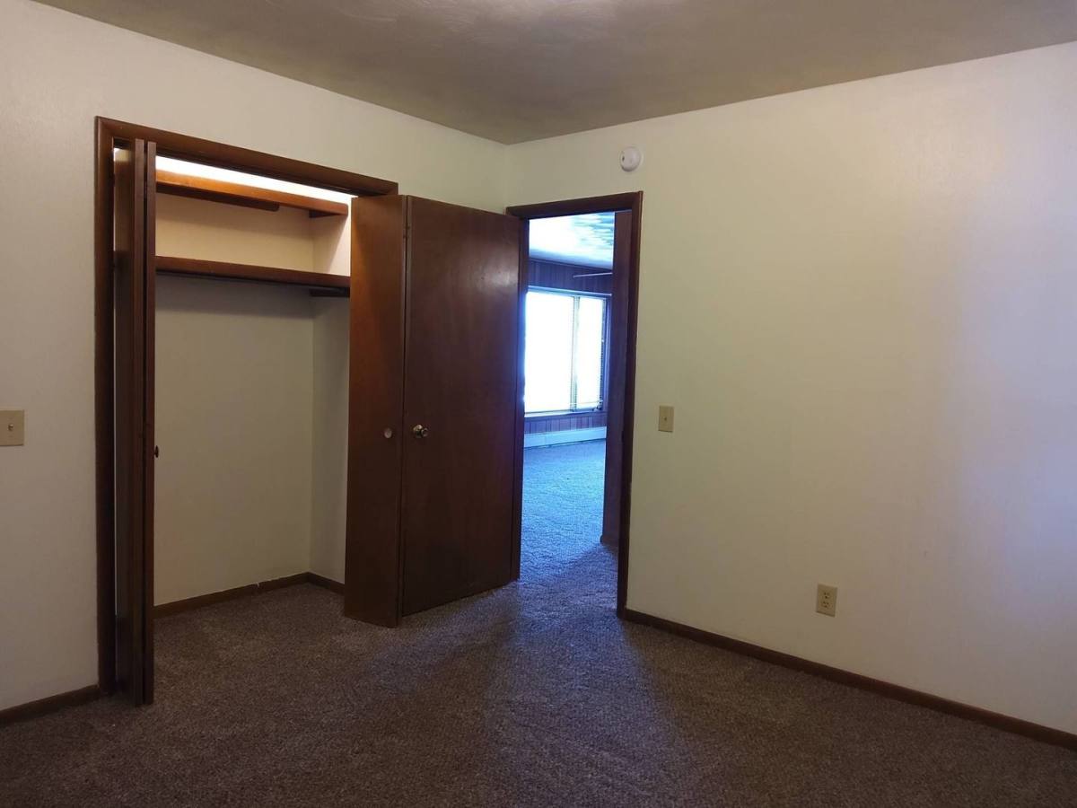 House for rent at 213 Crystal Valley Dr, Middlebury, IN 46540