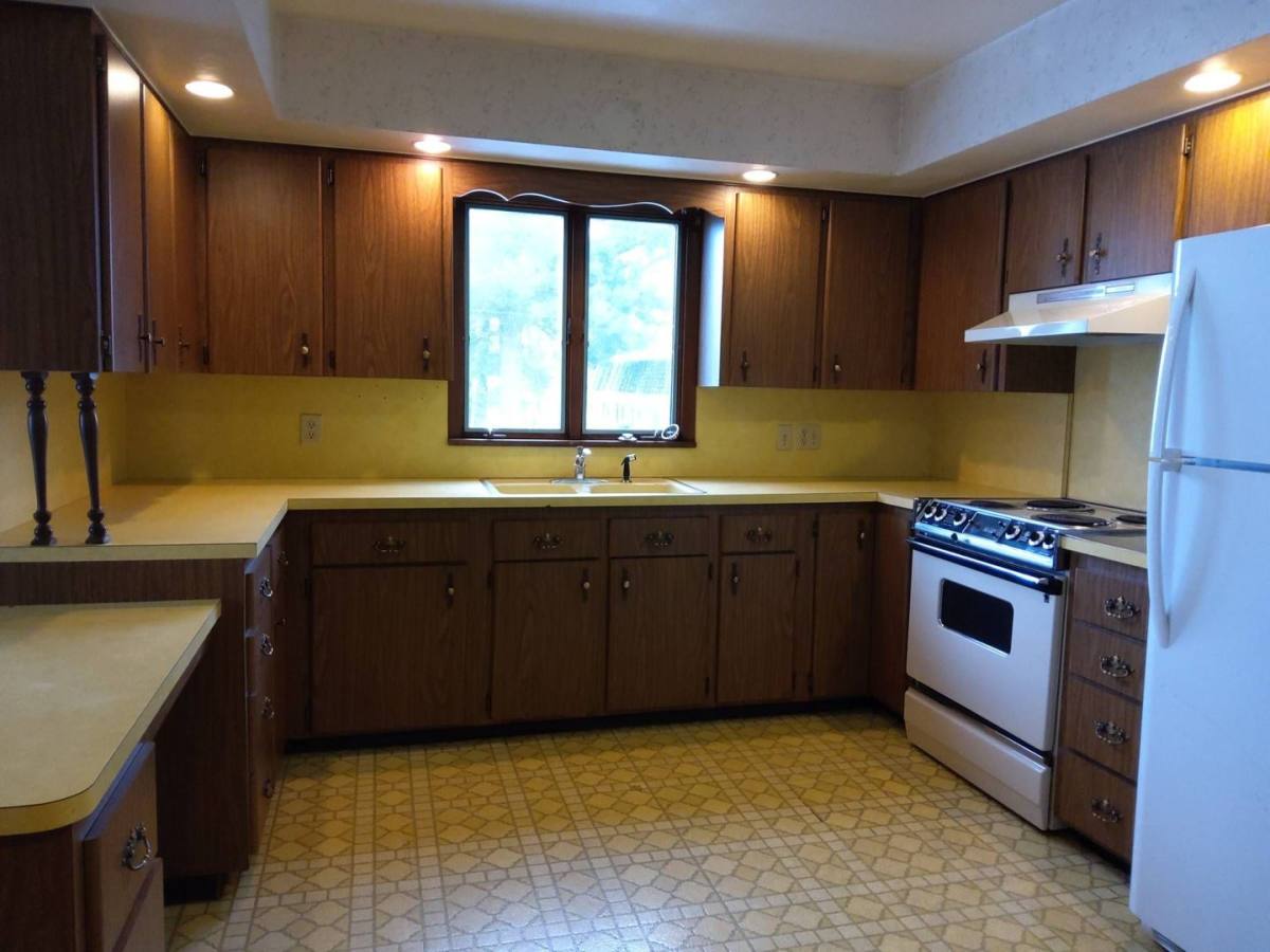 House for rent at 213 Crystal Valley Dr, Middlebury, IN 46540