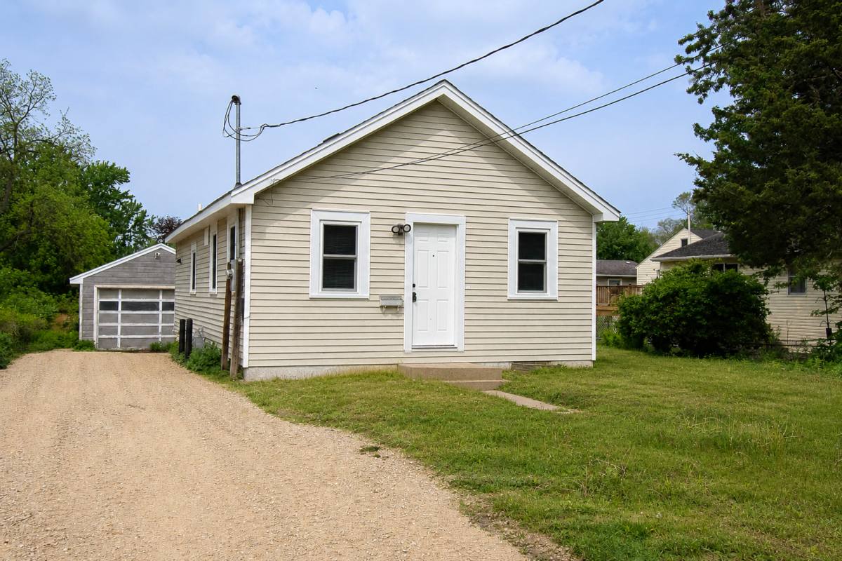House for rent at 1909 5th St SW, Rochester, MN 55902