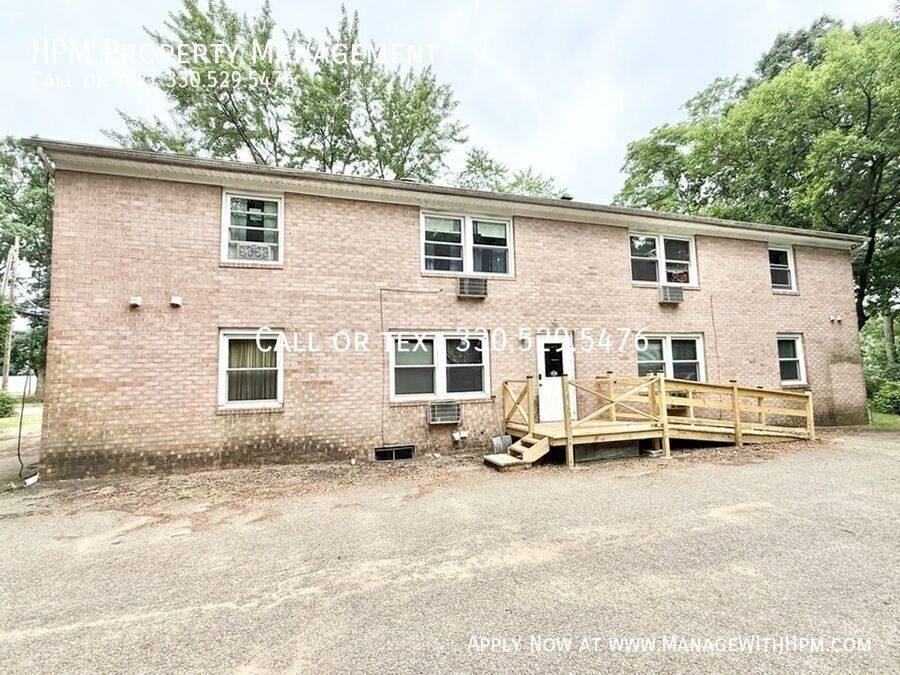 Apartment for rent at 839 34th St NW #3, Canton, OH 44709