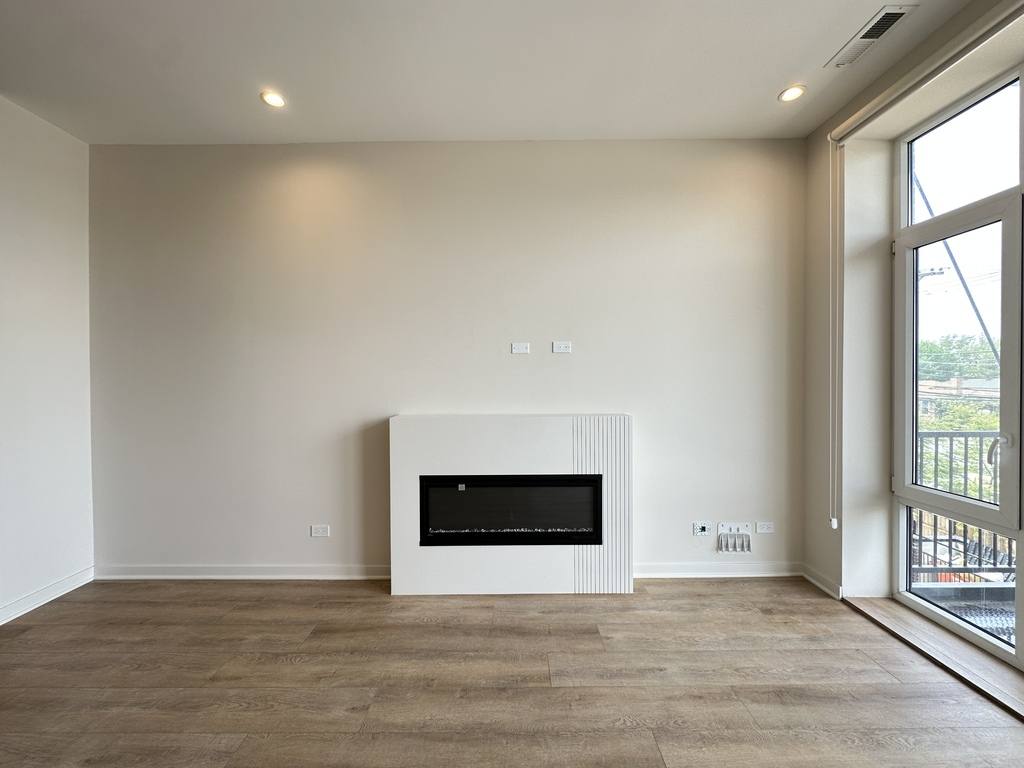 Apartment for rent at 6340 Belmont #402-A, Chicago, IL 60634