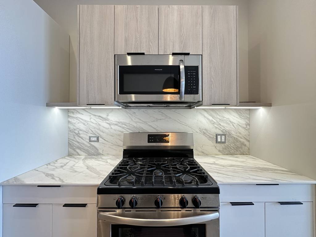 Apartment for rent at 6340 Belmont #402-A, Chicago, IL 60634