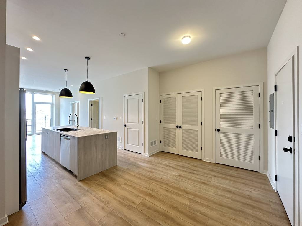 Apartment for rent at 6340 Belmont #402-A, Chicago, IL 60634