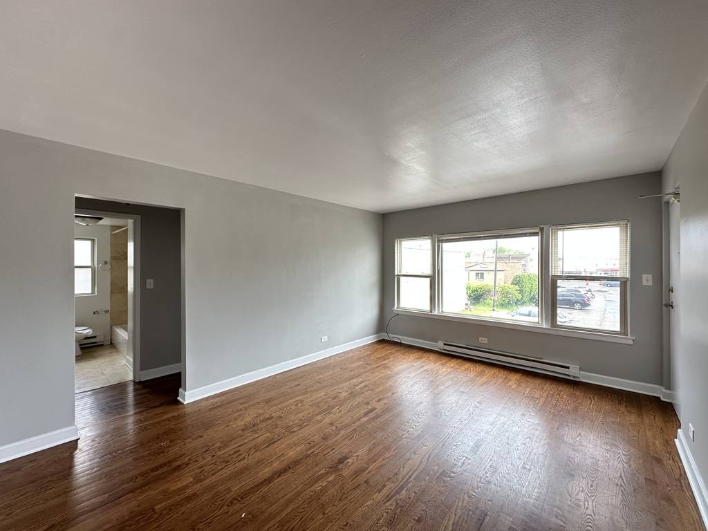 Apartment for rent at 76325 N Milwaukee #B4, Niles, IL 60714