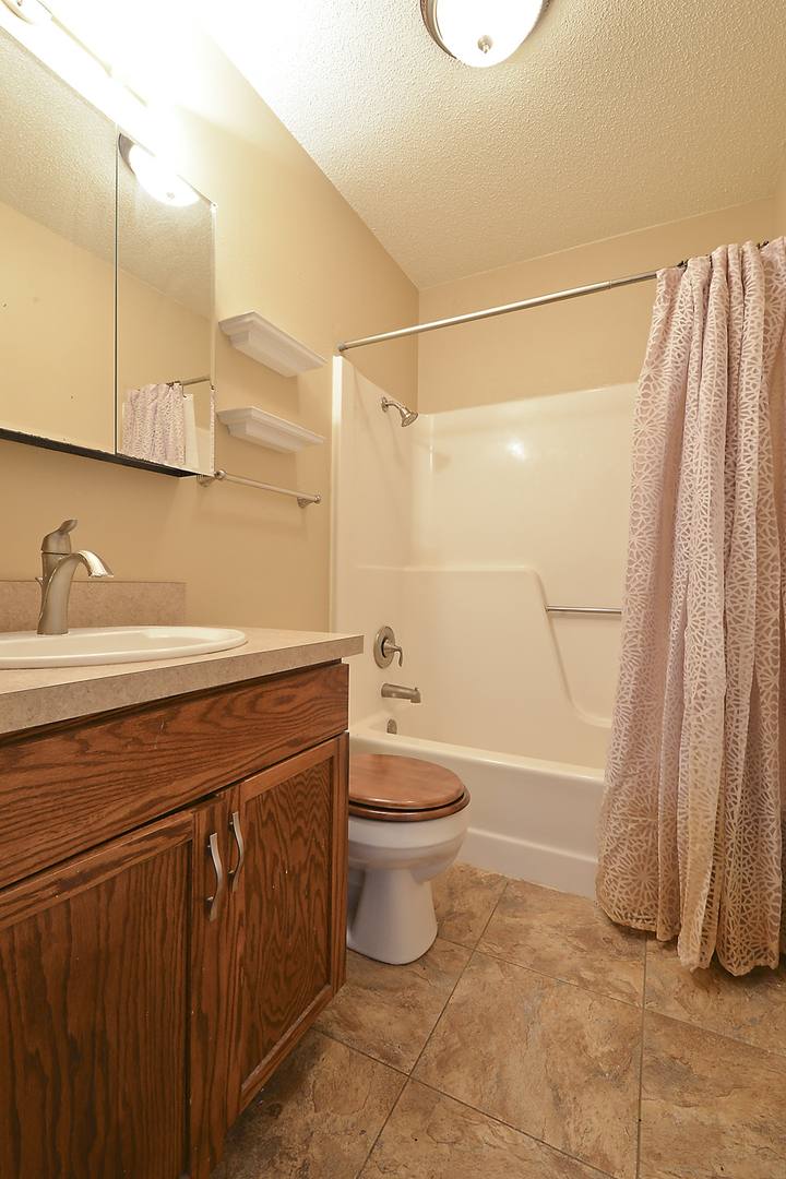 Apartment for rent at 1509 12th St NW, Minot, ND 58703