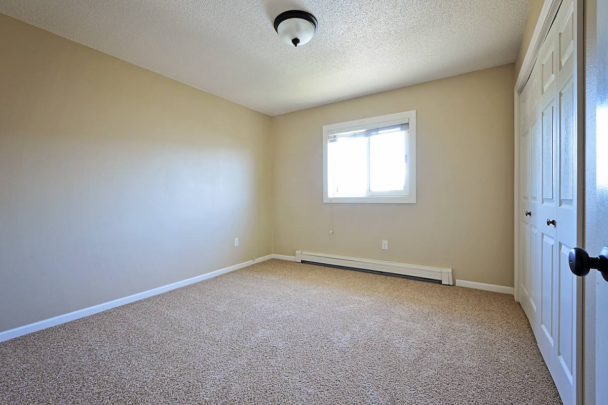 Apartment for rent at 1509 12th St NW, Minot, ND 58703