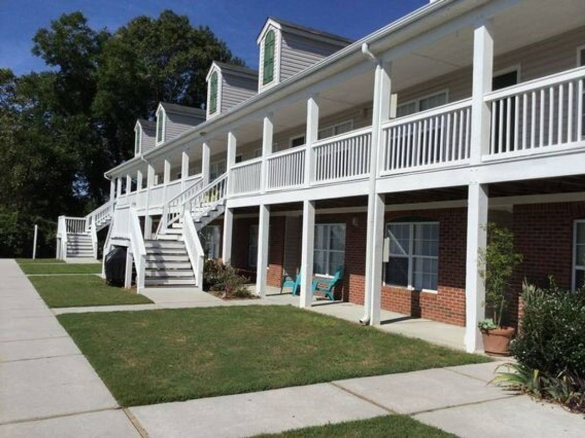 Apartment for rent at 15841 Highway, Hampstead, NC 28443