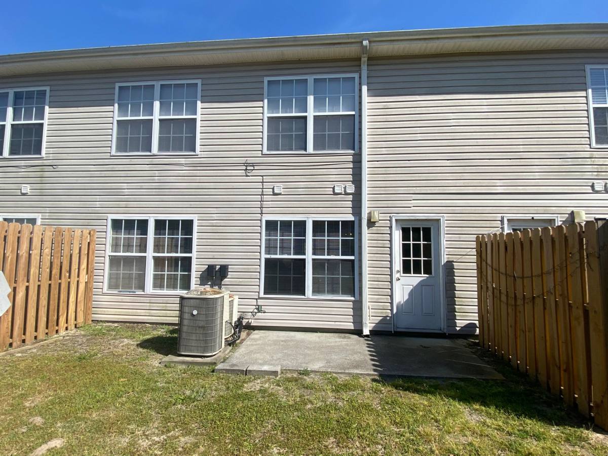 Apartment for rent at 15841 Highway, Hampstead, NC 28443