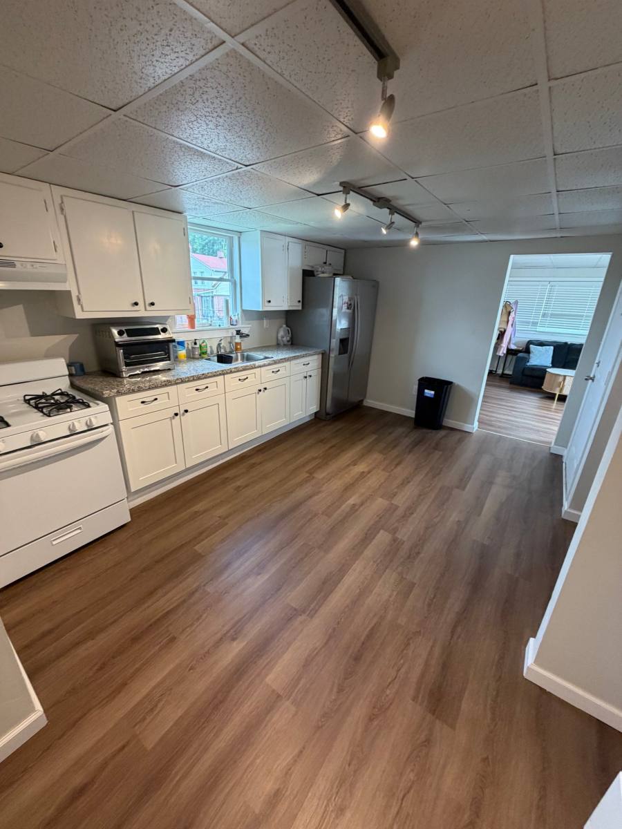 Apartment for rent at 281-283 Beaver St #283 3, Leetsdale, PA 15056