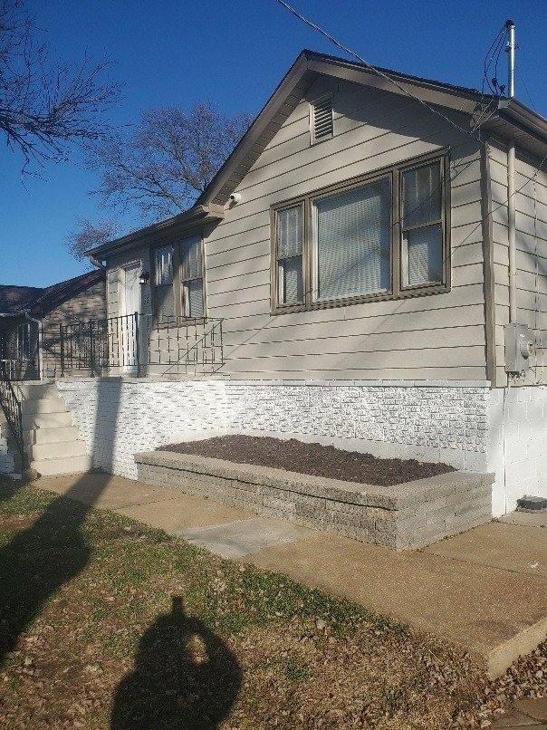 House for rent at 22 Shumate Ave, Maryland Heights, MO 63043