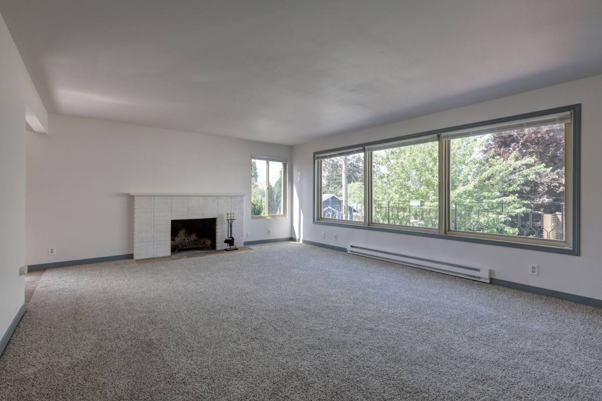 Apartment for rent at 11701 Greenwood Ave N, Seattle, WA 98133