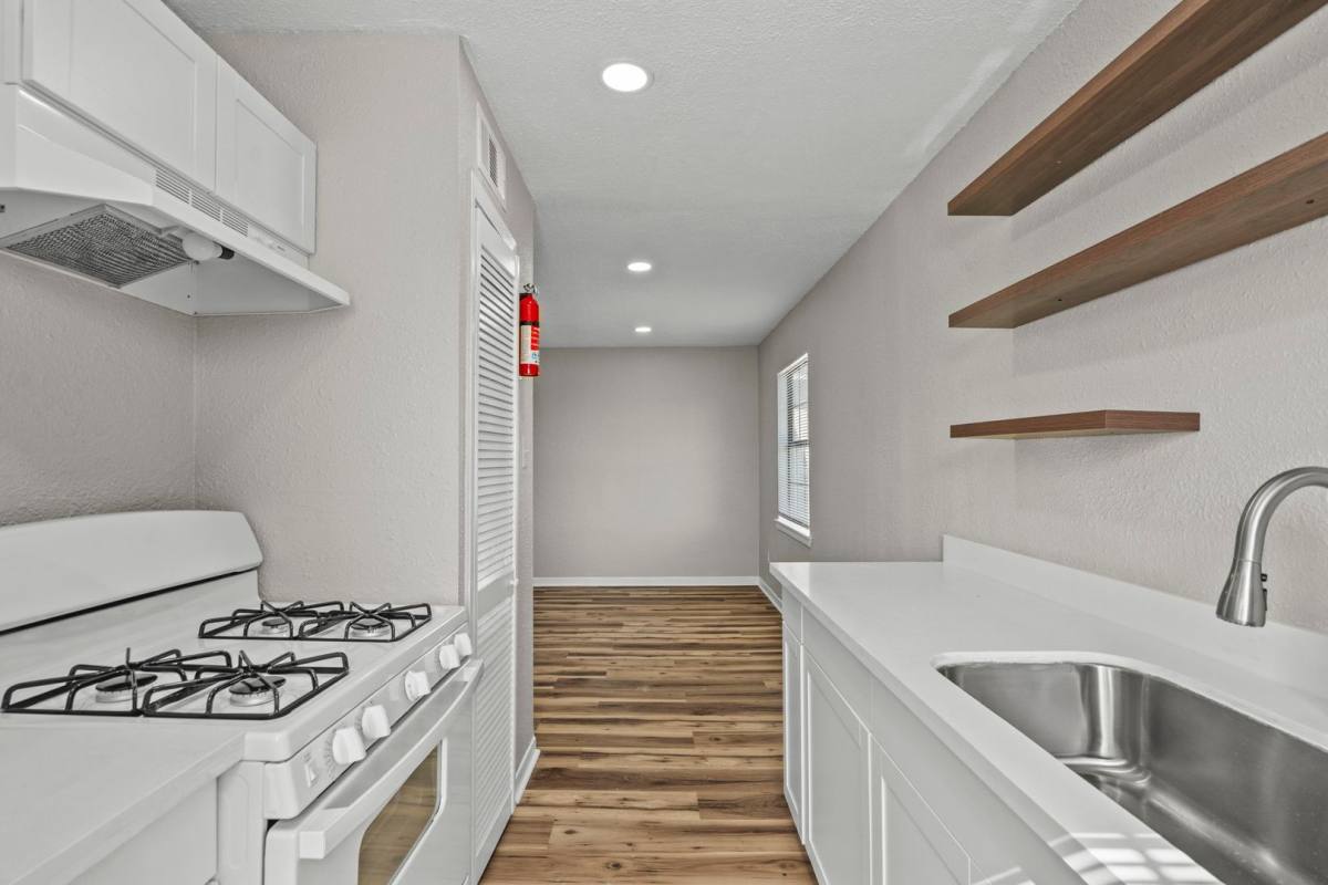 Apartment for rent at 1927 Ave M 1 #2, Galveston, TX 77550