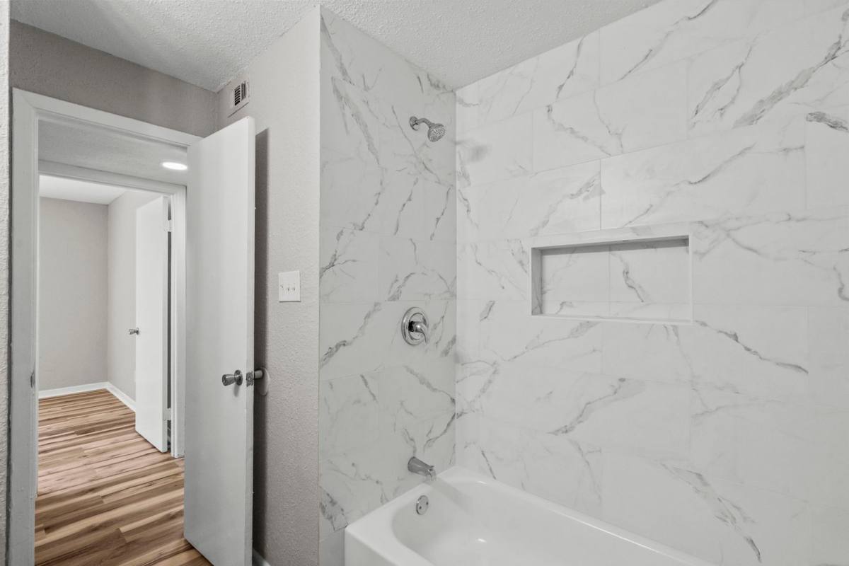 Apartment for rent at 1927 Ave M 1 #2, Galveston, TX 77550