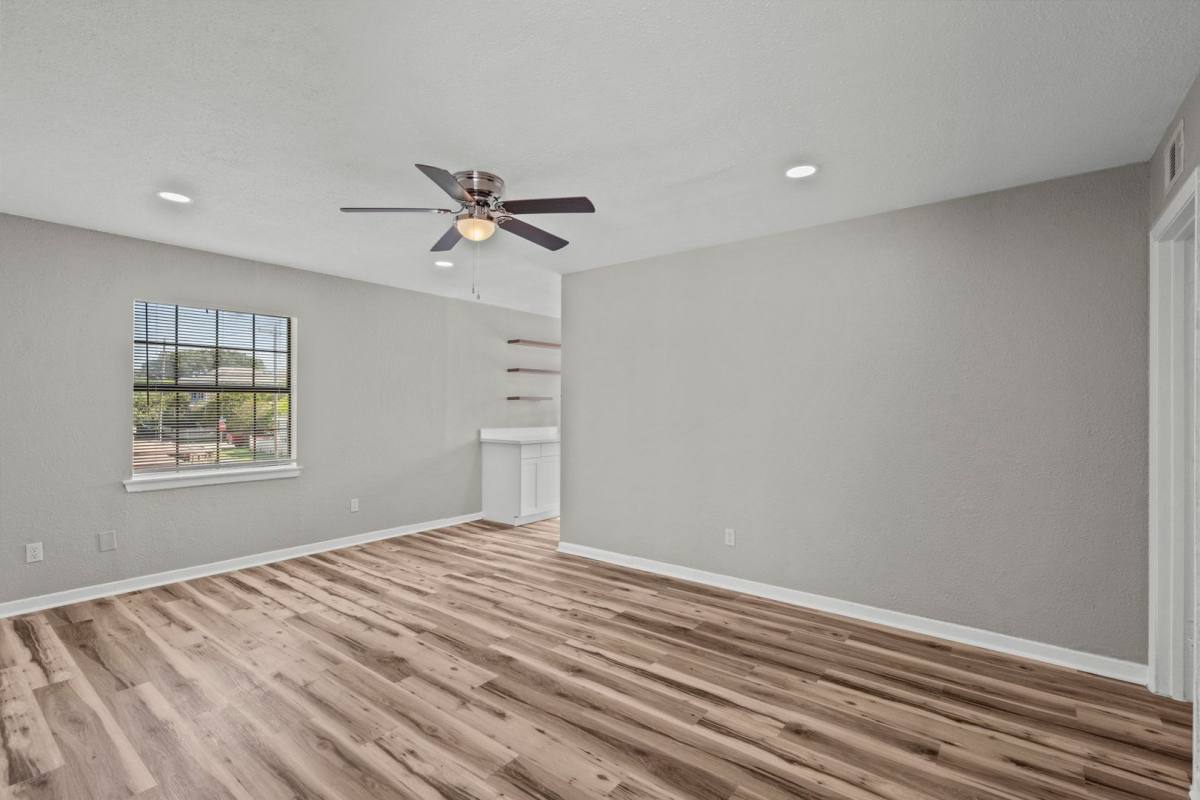 Apartment for rent at 1927 Ave M 1 #2, Galveston, TX 77550