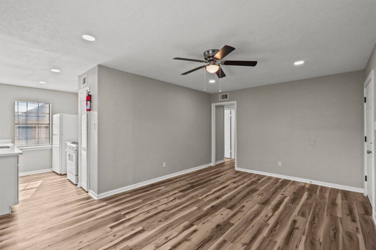 Apartment for rent at 1927 Ave M 1 #2, Galveston, TX 77550