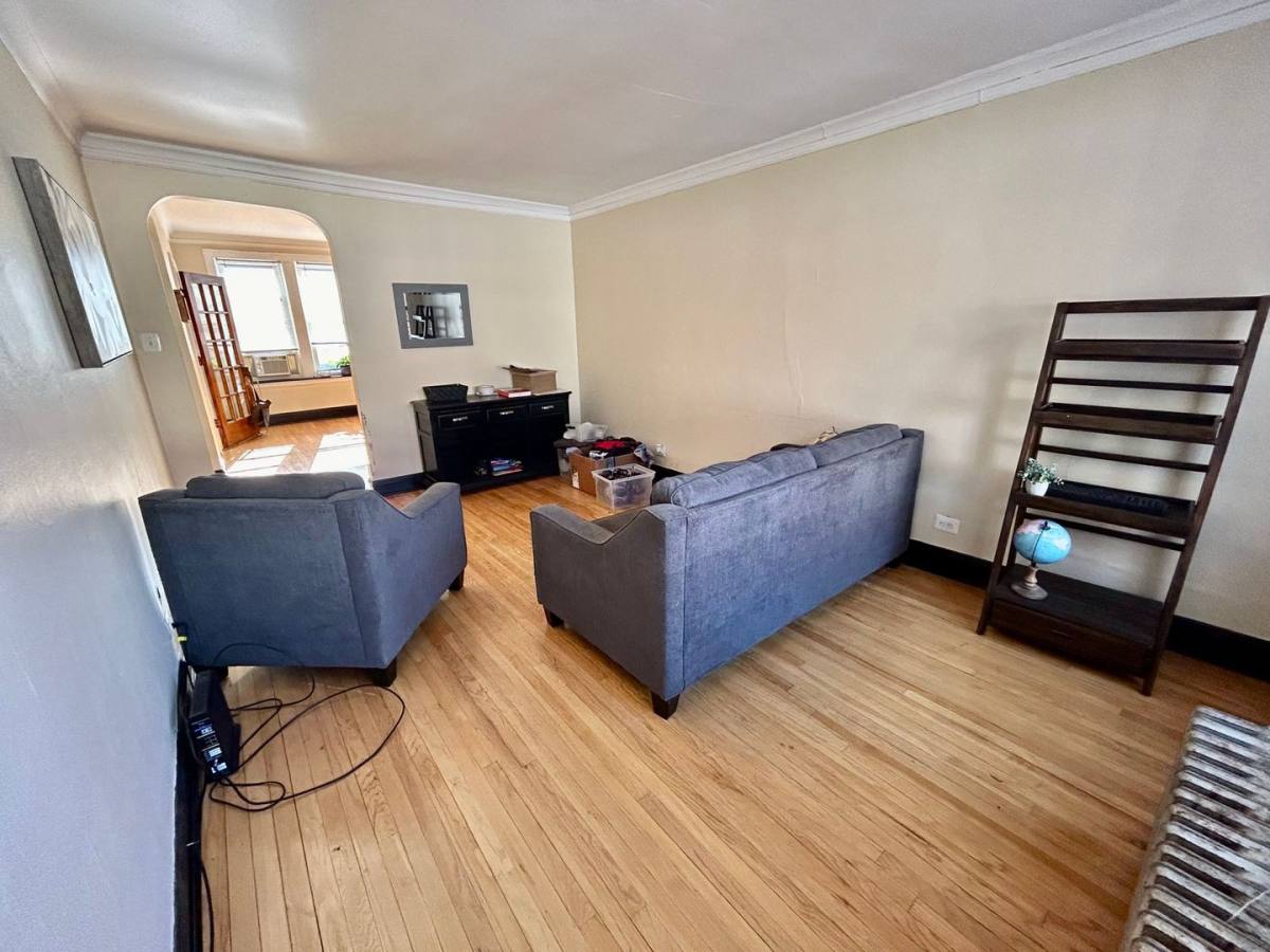Apartment for rent at 4846 W Henderson #3S, Chicago, IL 60641