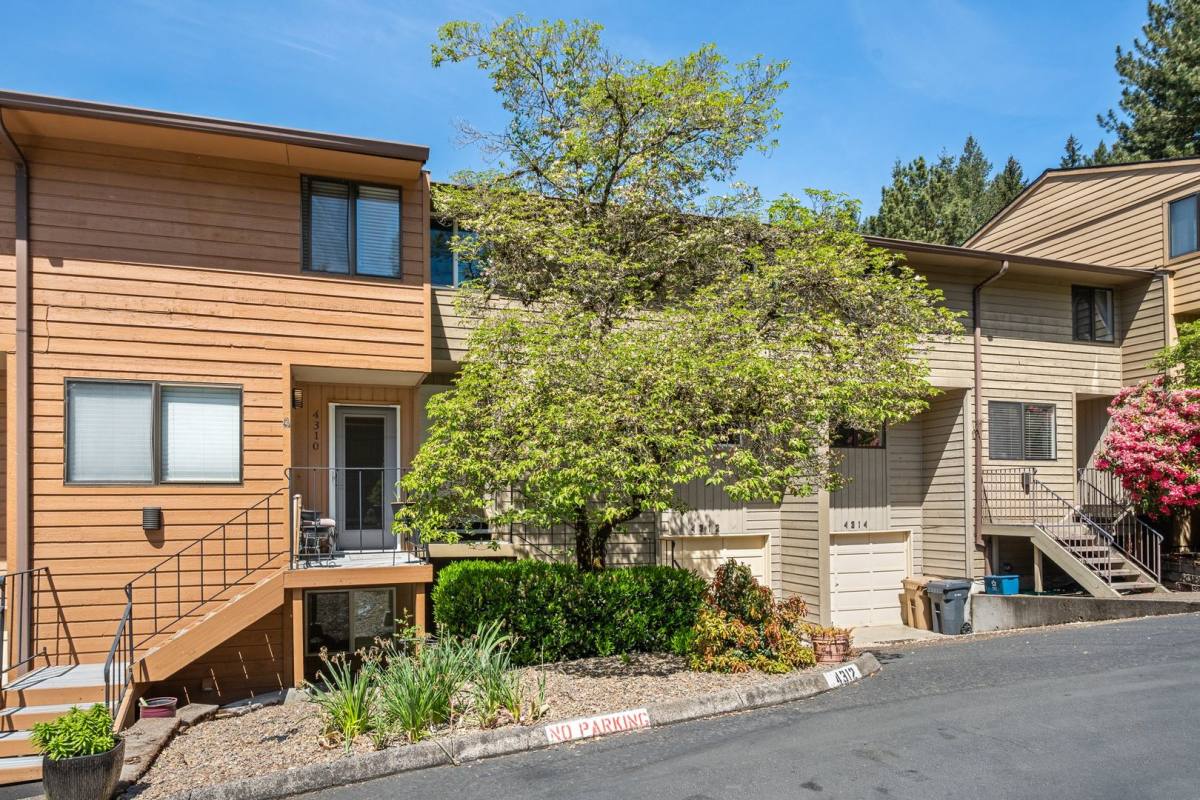 Townhouse for rent at 4312 Botticelli St, Lake Oswego, OR 97035