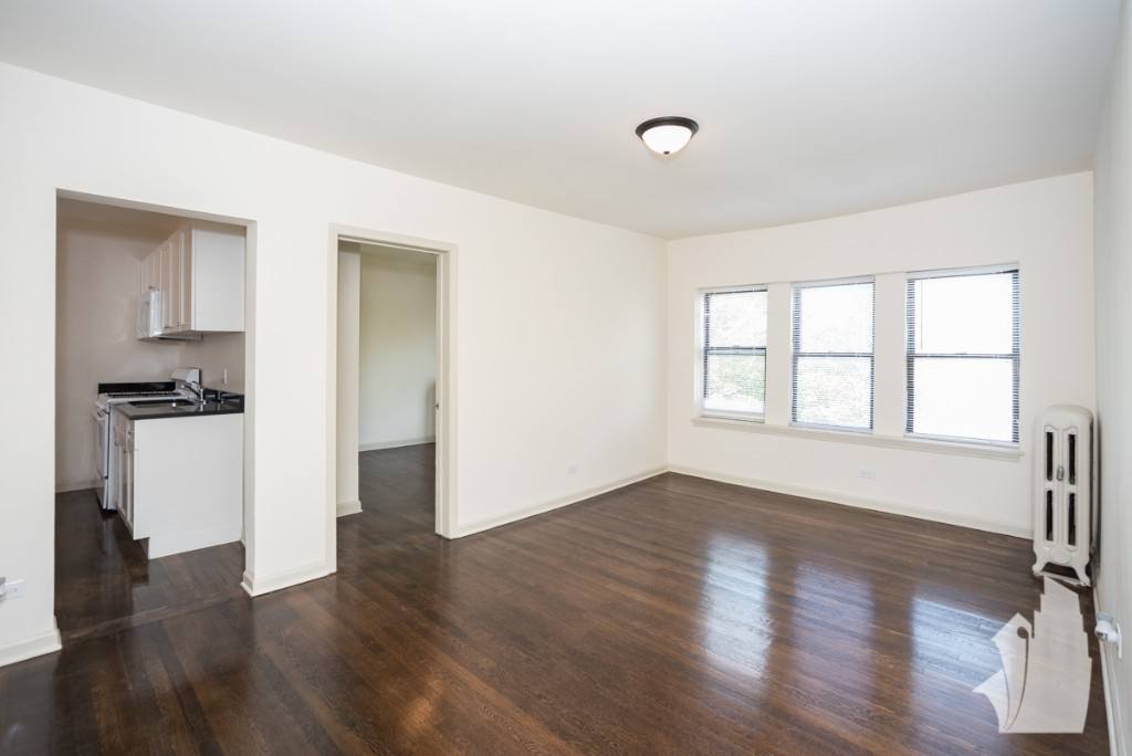 Apartment for rent at 5748 N Winthrop Ave #302, Chicago, IL 60660