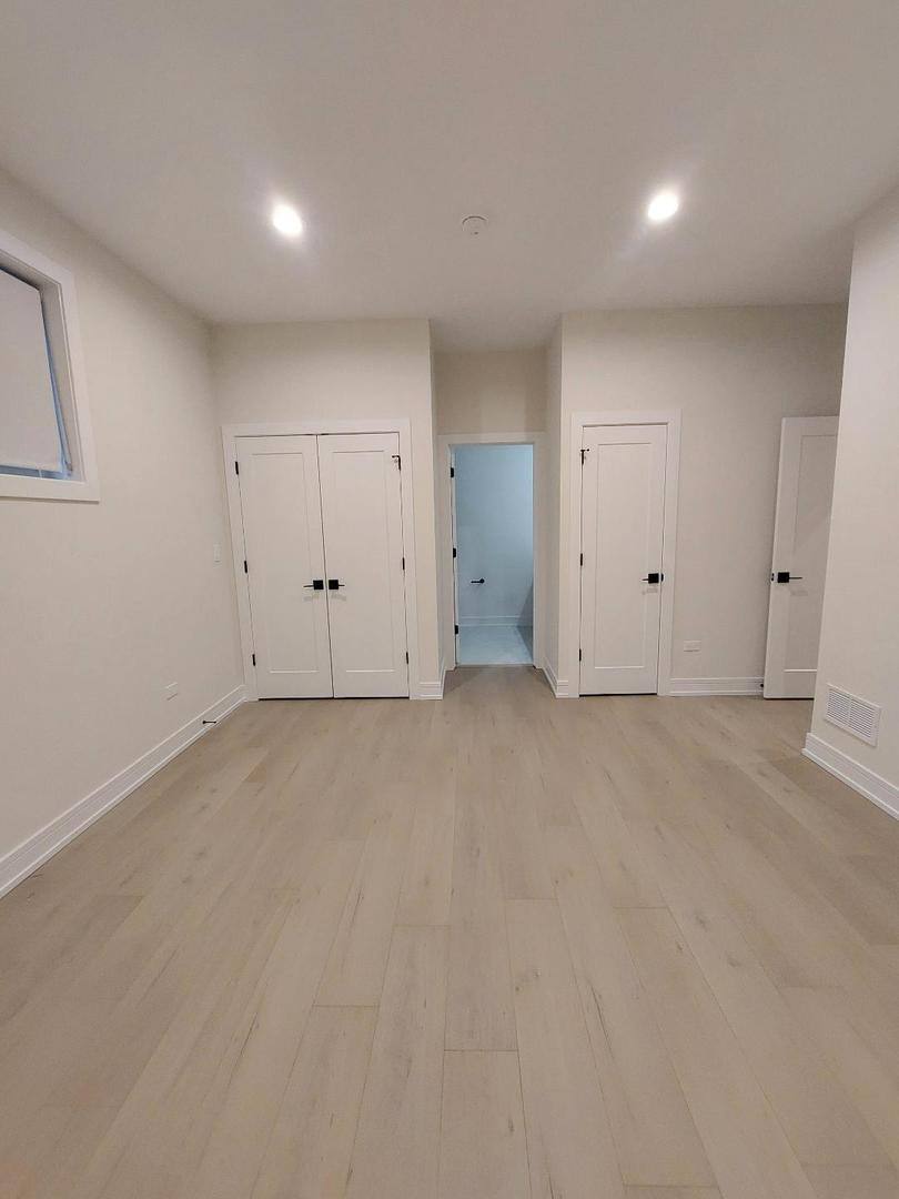 Apartment for rent at 4625 S Michigan Ave #1, Chicago, IL 60653