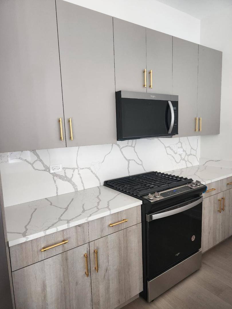 Apartment for rent at 4625 S Michigan Ave #1, Chicago, IL 60653
