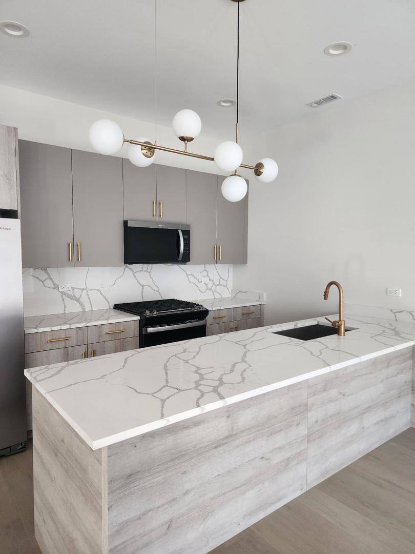Apartment for rent at 4625 S Michigan Ave #1, Chicago, IL 60653