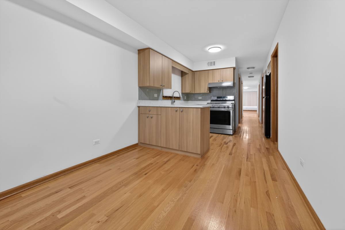 Apartment for rent at 6115 N Pulaski Rd #1, Chicago, IL 60646