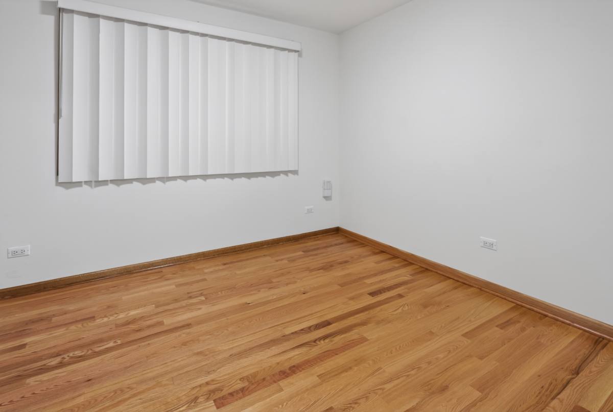 Apartment for rent at 6115 N Pulaski Rd #1, Chicago, IL 60646