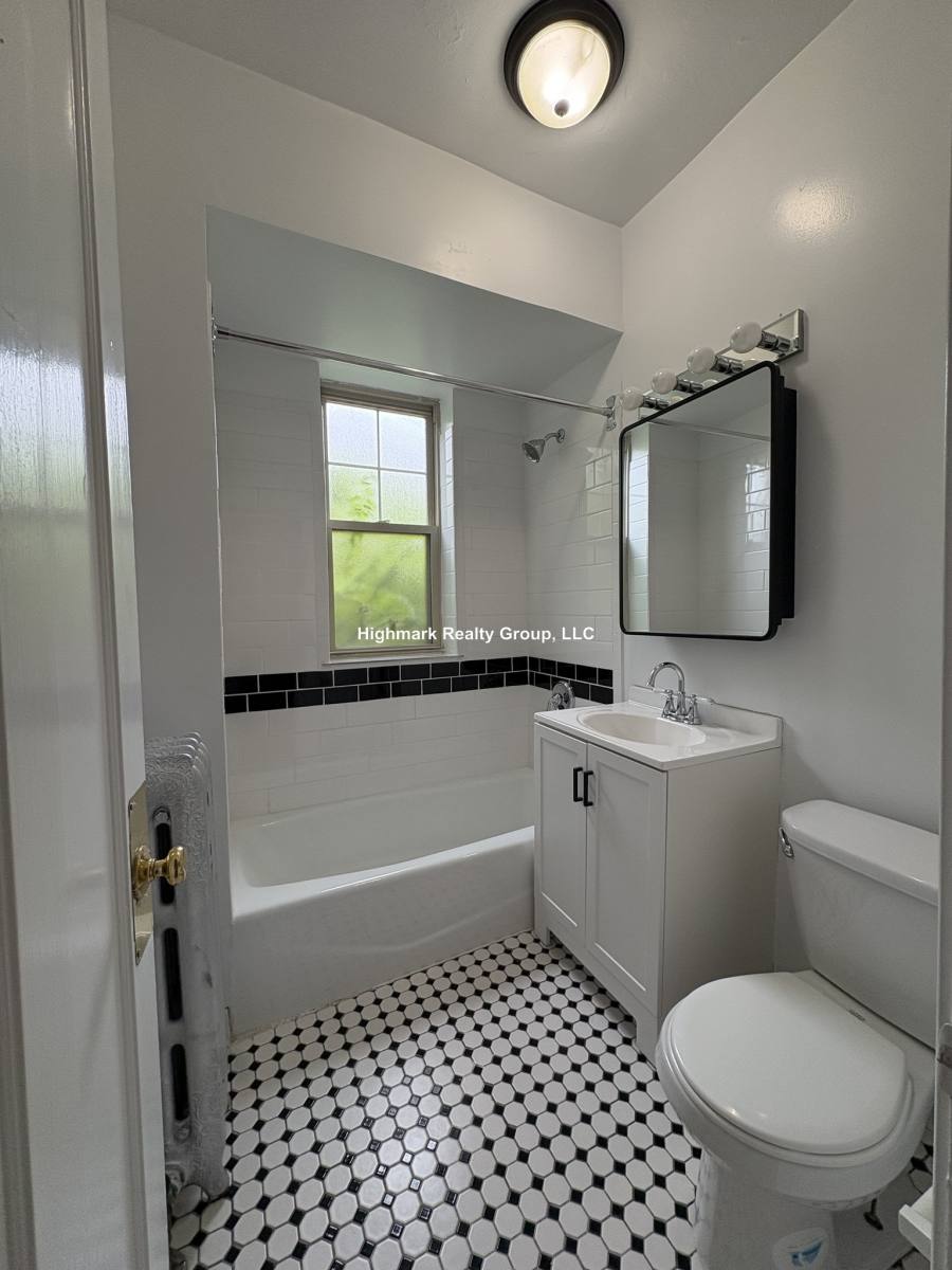 Apartment for rent at 558 Elmwood #4N, Evanston, IL 60202