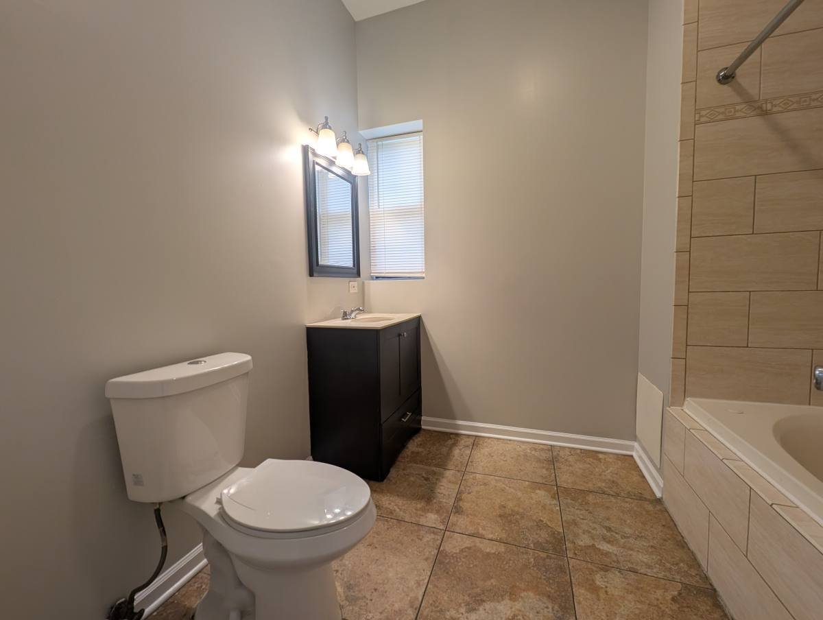 Apartment for rent at 5417 S Carpenter #1, Chicago, IL 60609